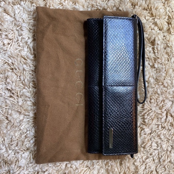 Gucci trifold lizard clutch. In black w/silver hardware/inside gg zip pocket. - Picture 1 of 6